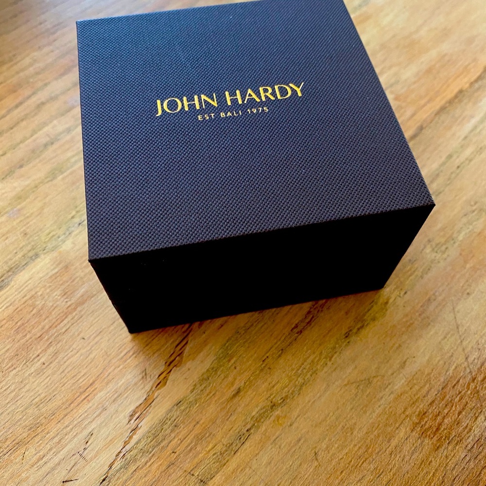 John Hardy Ring Box, pouch/cleaning cloth/booklet